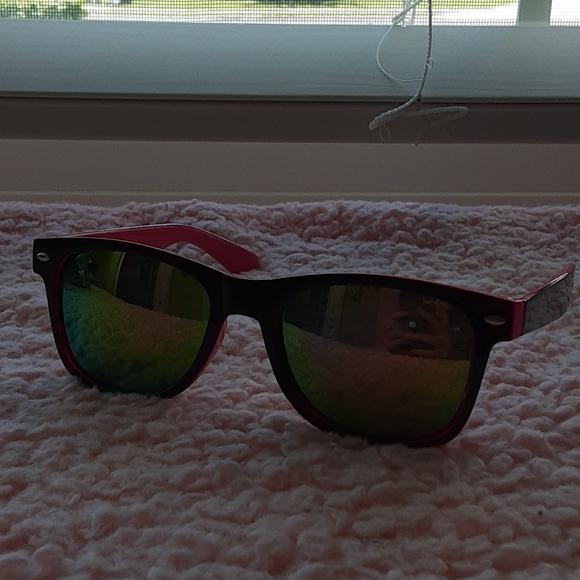 Reflective Sunglasses 😎 - Picture 4 of 4